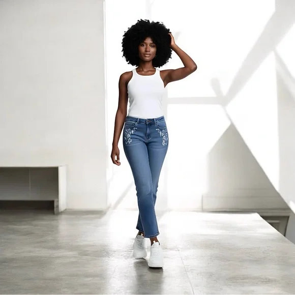 Camila Coelho Women’s Blue Embroidered Straight Ankle Jeans Sz 8 - Picture 2 of 14